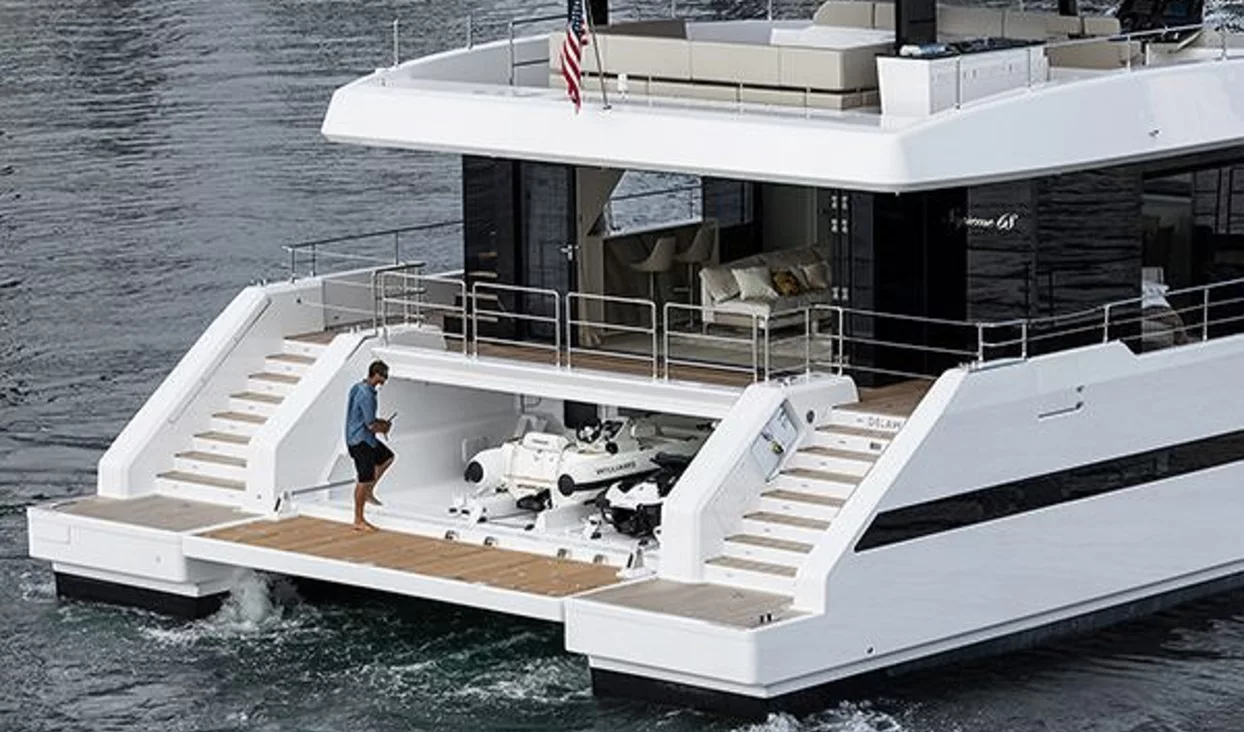 THE SUNREEF SUPREME 68 POWER ON HER WAY  TO THE MIAMI YACHT SHOW 2018