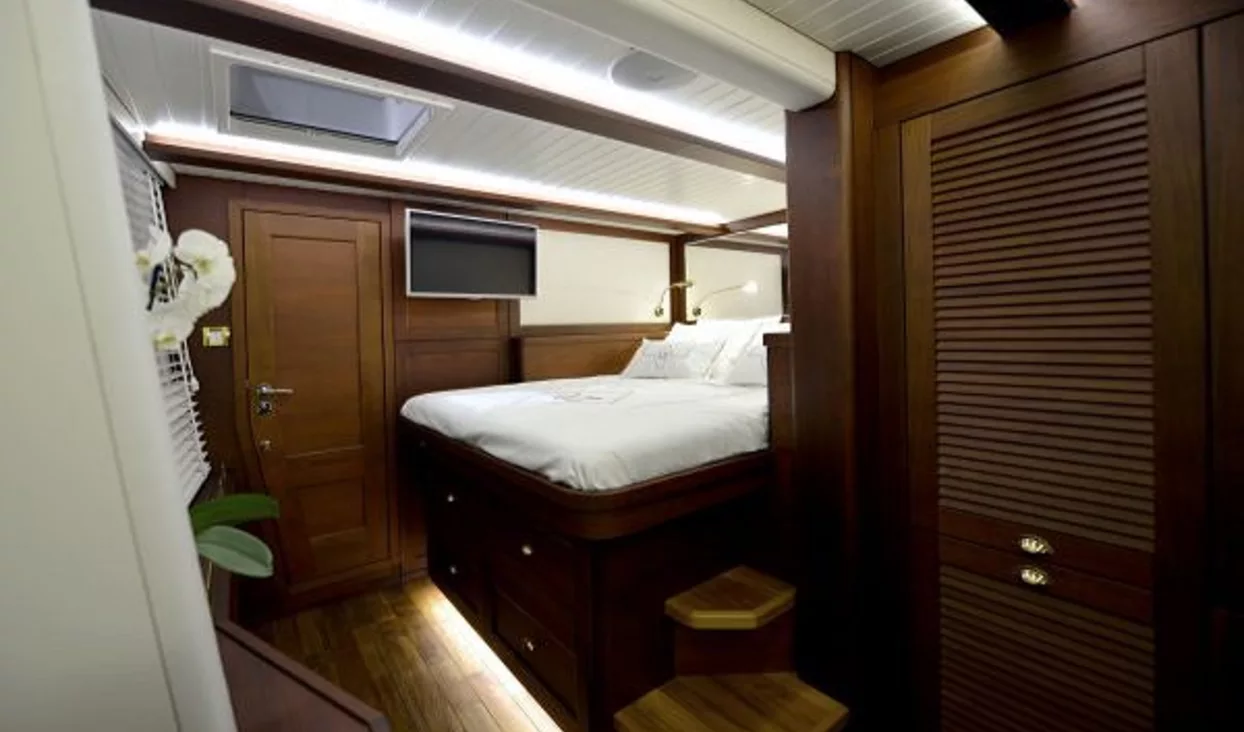 Sunreef Yachts Presents the Classic Interiors of the Sunreef 74 LUCY Z