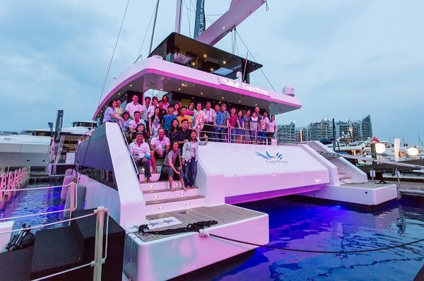 Sunreef Yachts termine la livraison du premier Sunreef Supreme 68 au Singapore Yacht Show