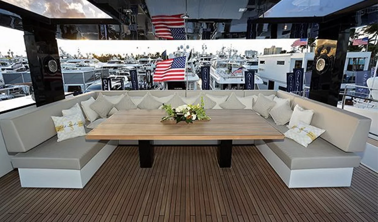 LE SUNREEF SUPREME 68 POWER EN PREMIÈRE AU SALON FORT LAUDERDALE INTERNATIONAL BOAT SHOW 2017