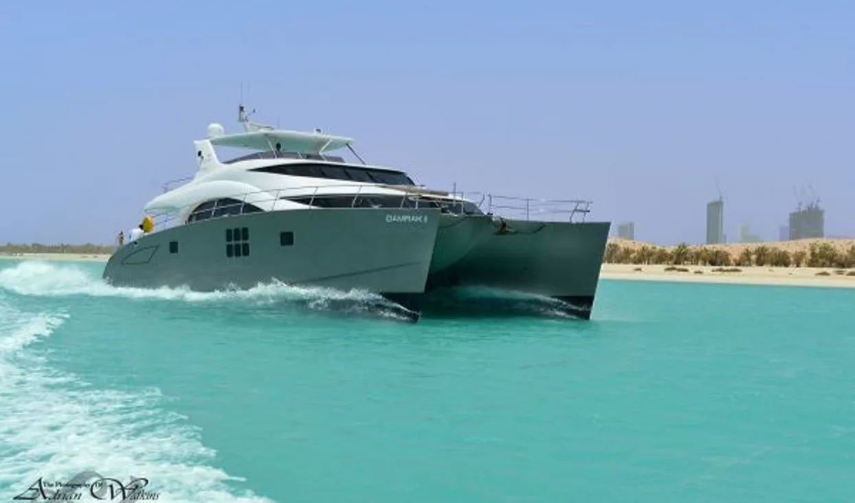 Le Motoryacht DAMRAK II au Moyen Orient