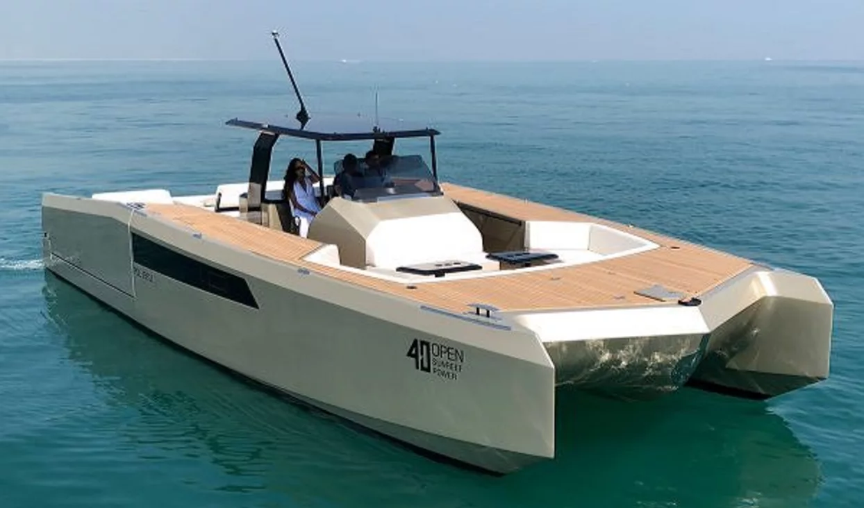 Sunreef Yachts annonce le premier multicoque au monde avec une peinture aux diamants