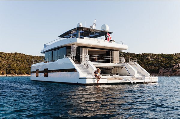 Катамаран Sunreef Supreme 68 Power Athena доступен для продажи при посредничестве верфи  Sunreef Yachts