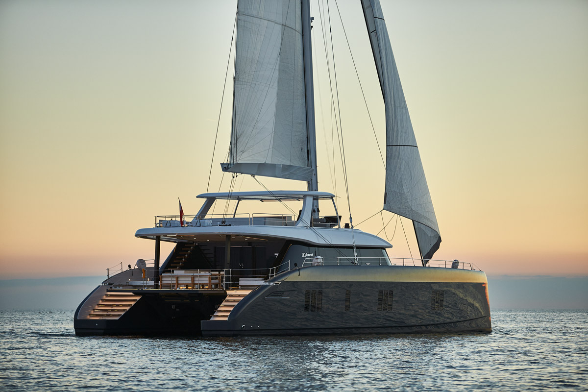 SUNREEF YACHTS PRZEDSTAWIA PIERWSZE ZDJĘCIA  NOWYCH MODELI SUNREEF 60 I SUNREEF 80 NA MORZU