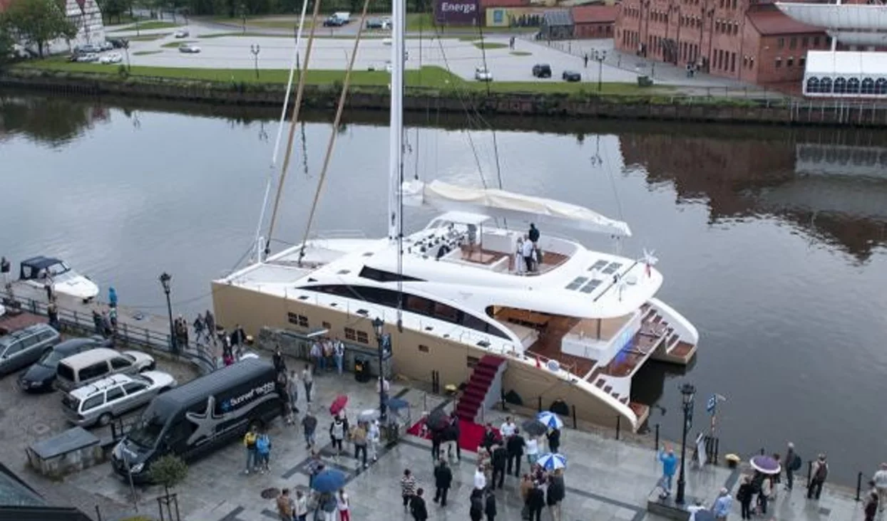 Sunreef 82 HOUBARA après le baptême et les essais en mer