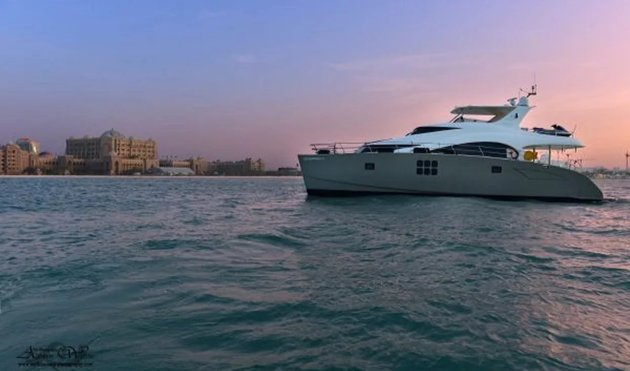 Motoryacht DAMRAK II in the the Middle East