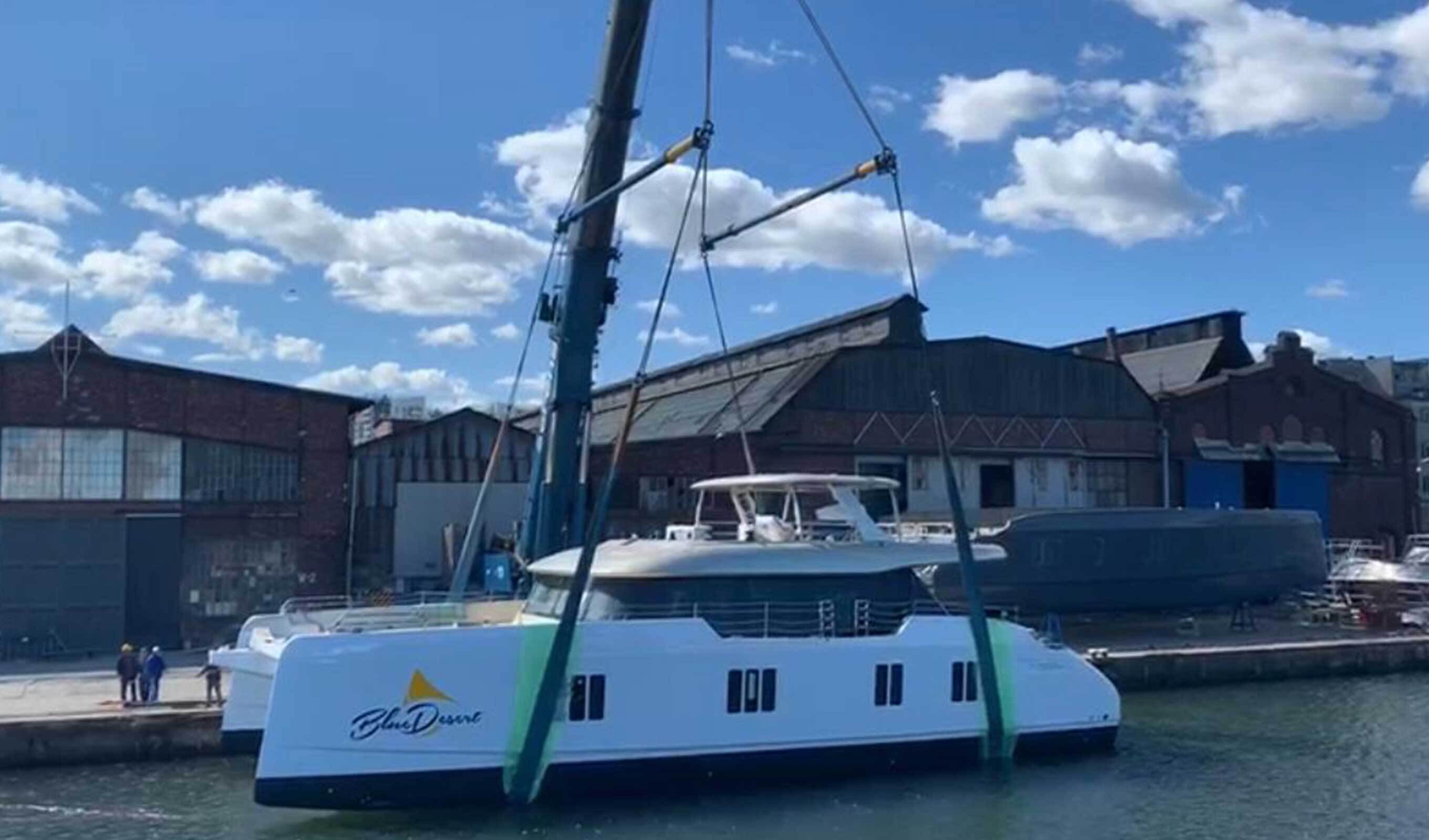 Blue Desert: trois catamarans. Un client fidèle 