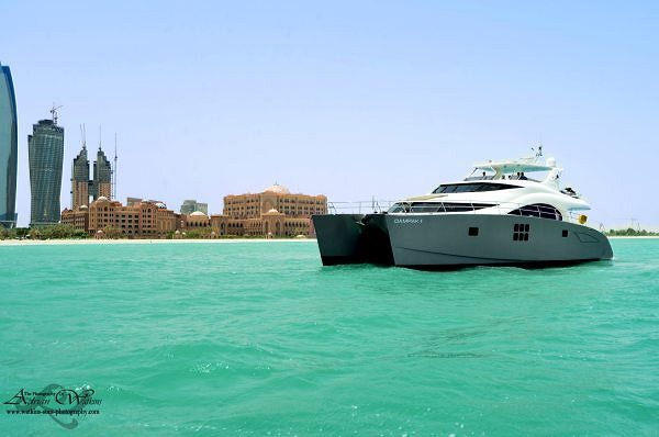 Motoryacht DAMRAK II in the the Middle East