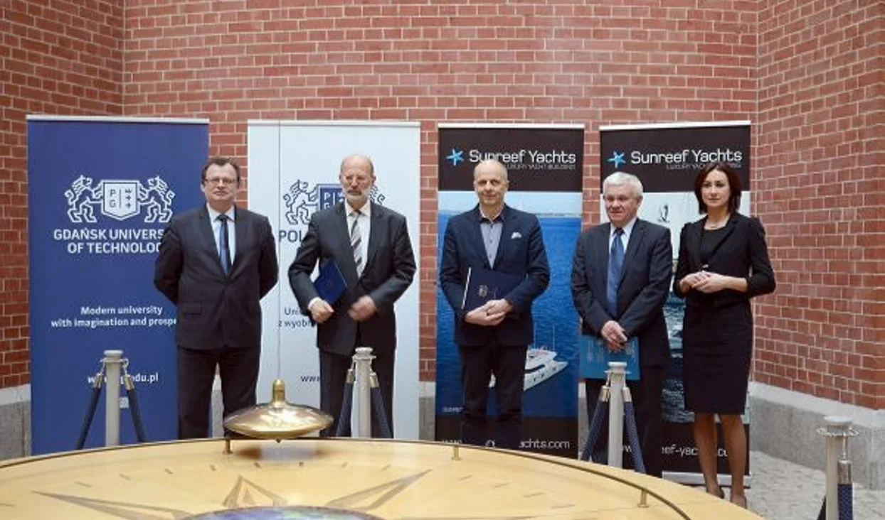 SUNREEF YACHTS JOINT SES FORCES A CELLES DE  L'UNIVERSITE DE TECHNOLOGIE DE GDANSK