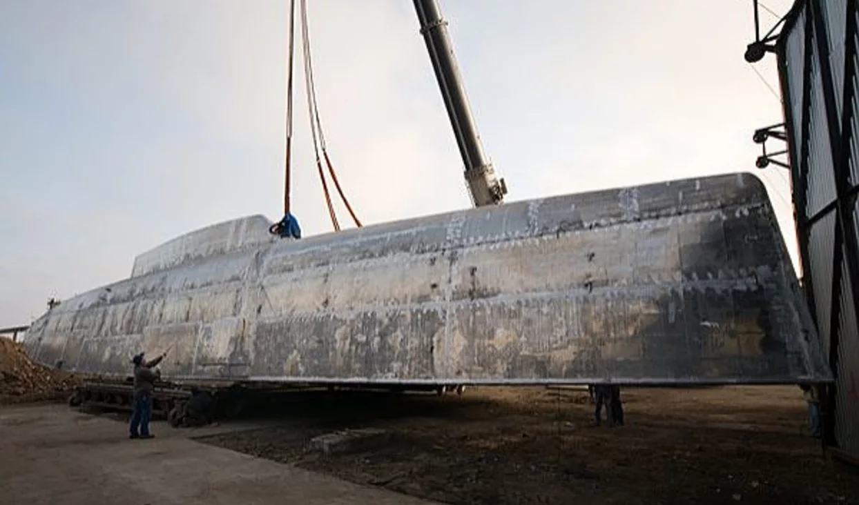 Turning of the hull of the Sunreef 114 successfully completed