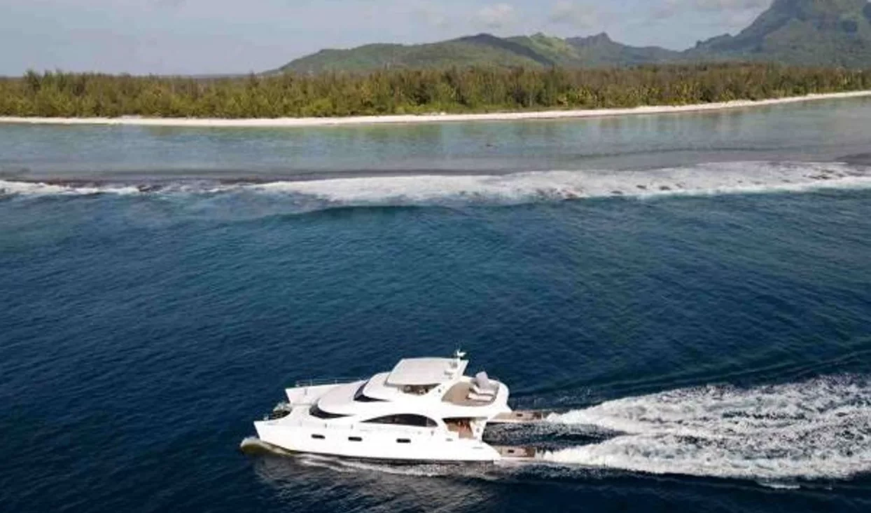 Catamaran d'expédition, Jambo bien arrivé en Polynésie Française