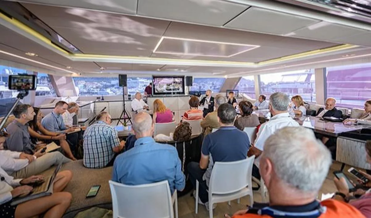 THE 80 SUNREEF POWER UNVEILED AT THE CANNES YACHTING FESTIVAL 2019