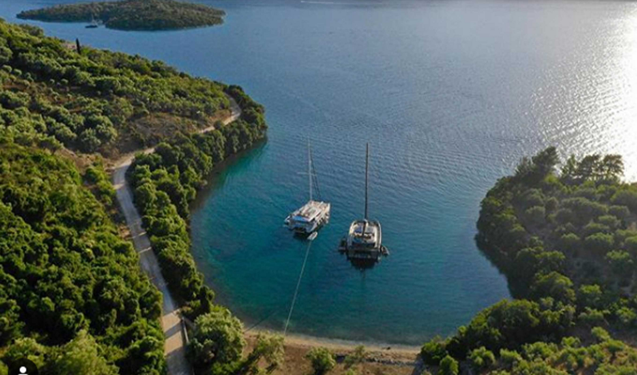 Blue Desert: trois catamarans. Un client fidèle 