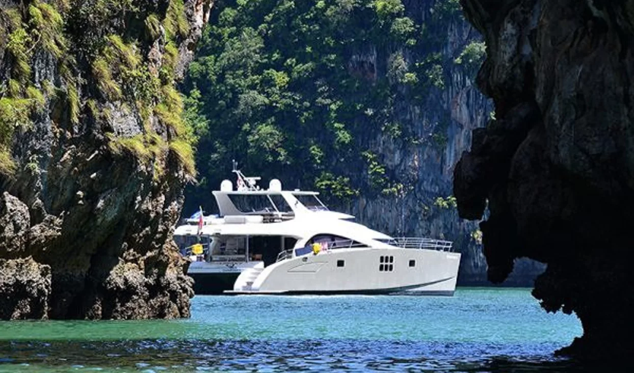 70 Sunreef Power DAMRAK II на яхтенной выставке Singapore Yacht Show 2014